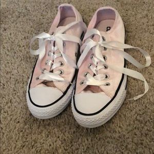 Light Pink Velvet Converse size 8